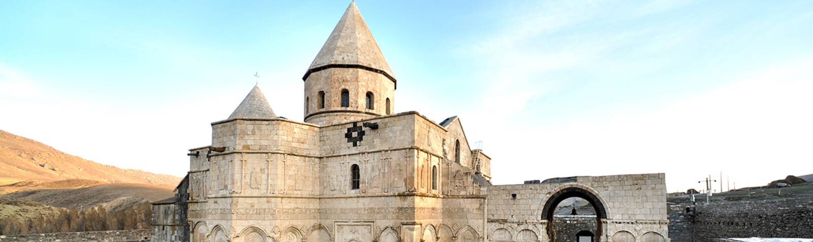 Monasterios armenios de Irán